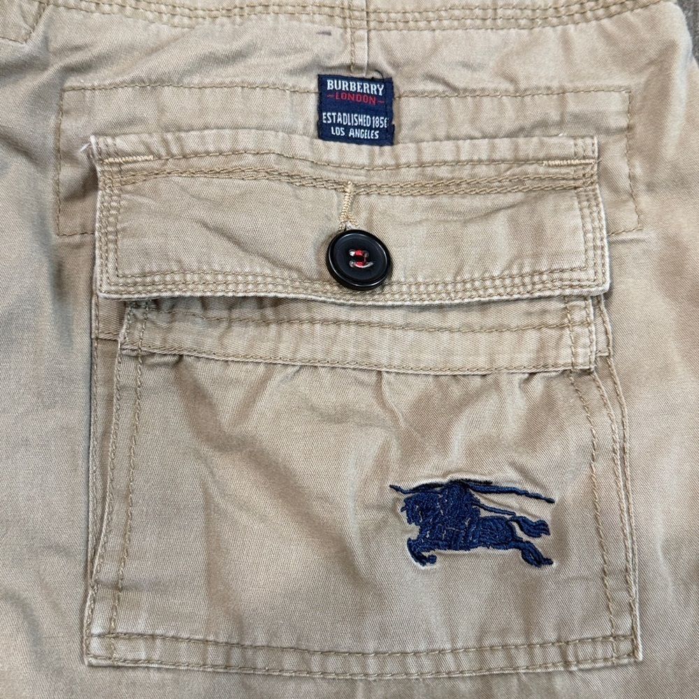 Vintage Burberry Beige Cargo Shorts for Men - Picture 4 of 6